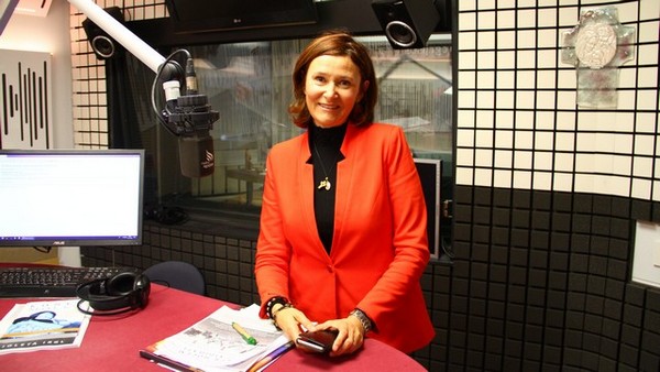 Radio-Ognjišče-violeta-irgl